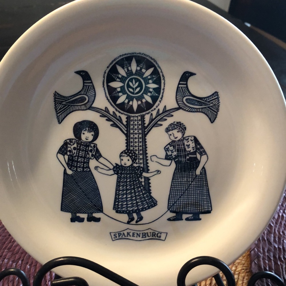 VINTAGE ROYAL PLATES, SPAKENBURG and MARKEN. - Picture 2 of 8